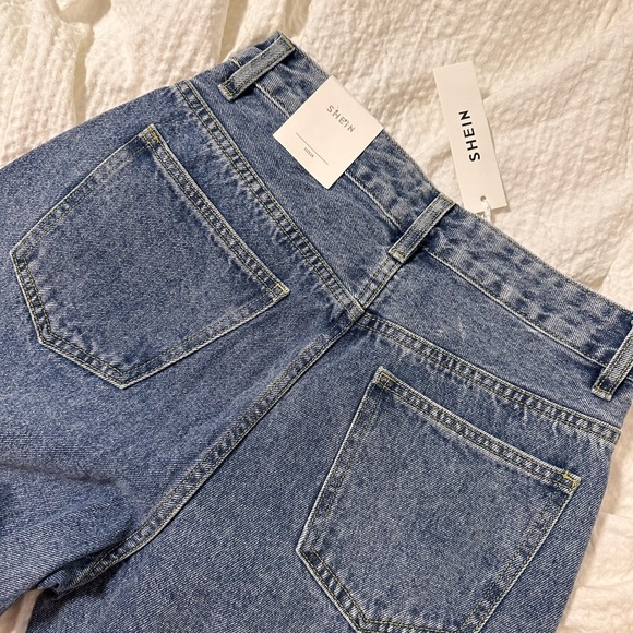 High Waist Wide Leg Straight Jeans - Picture 6 of 7